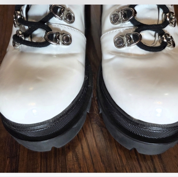 Jeffrey Campbell Czech Combat Boots 7.5M White Black Buckle Lug Sole Platform - Picture 7 of 9